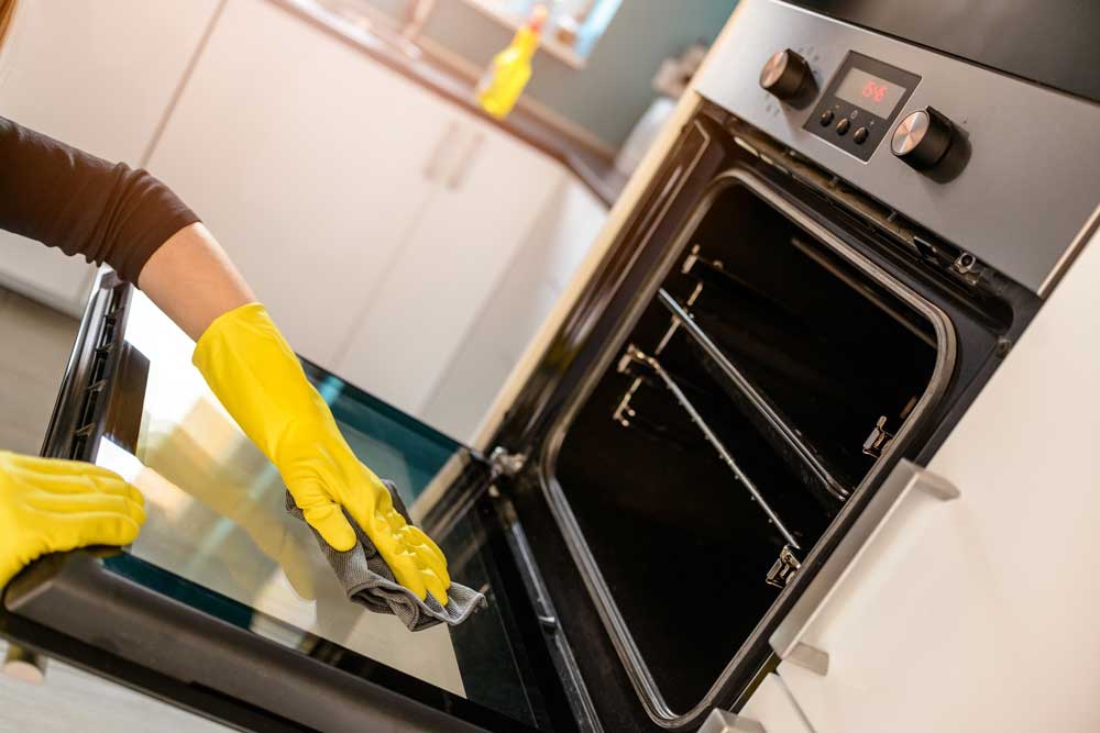 Oven Clean with Baking Soda